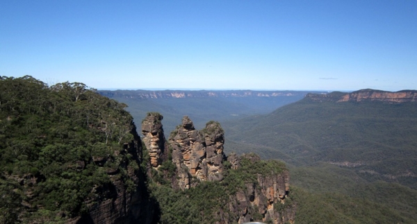 Sydney - Blue Mountain 3 sisters.jpg